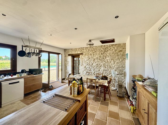 Image No.3-4 Bed House for sale