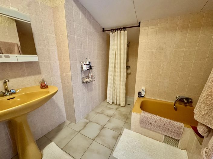 Image No.9-4 Bed House for sale