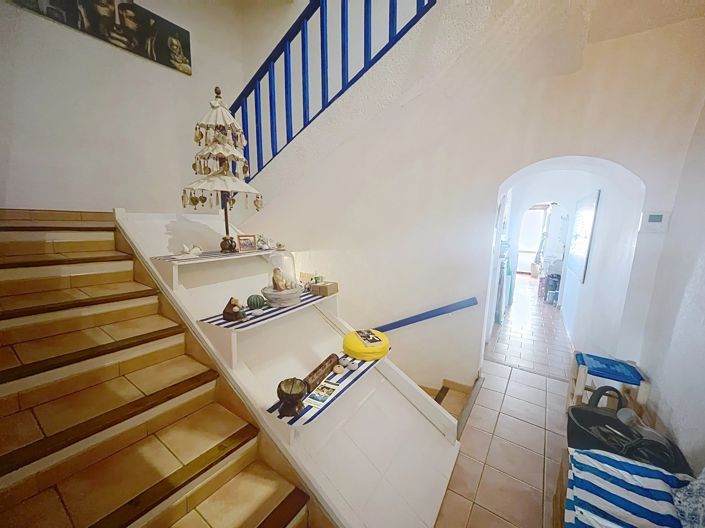 Image No.10-3 Bed Property for sale