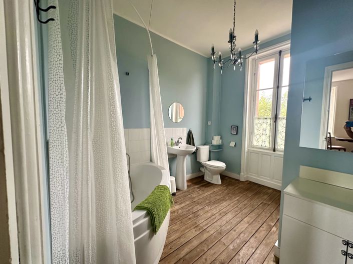 Image No.10-7 Bed House for sale