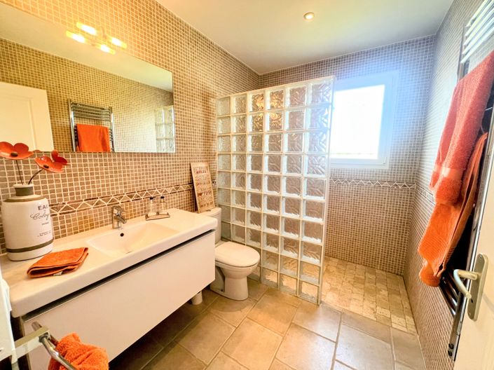 Image No.13-4 Bed House for sale