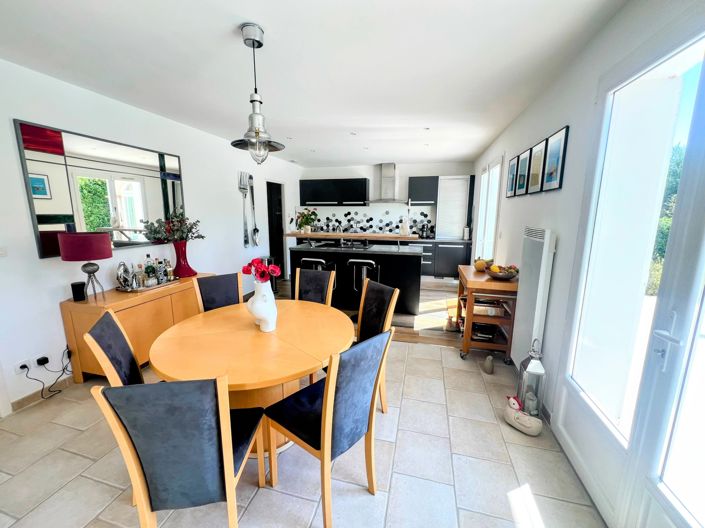 Image No.6-4 Bed House for sale