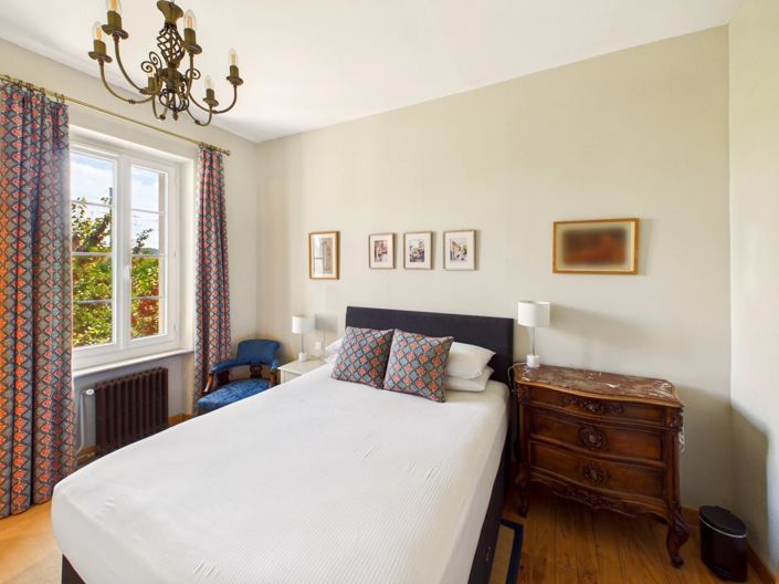 Image No.9-5 Bed House for sale