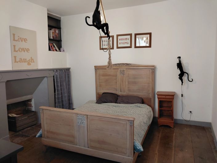 Image No.8-6 Bed House for sale