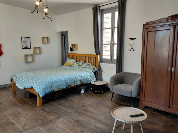 Image No.9-6 Bed House for sale