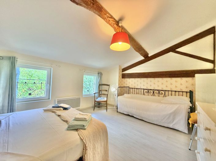 Image No.7-12 Bed House for sale