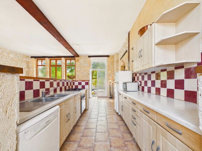 Image No.3-6 Bed Village House for sale