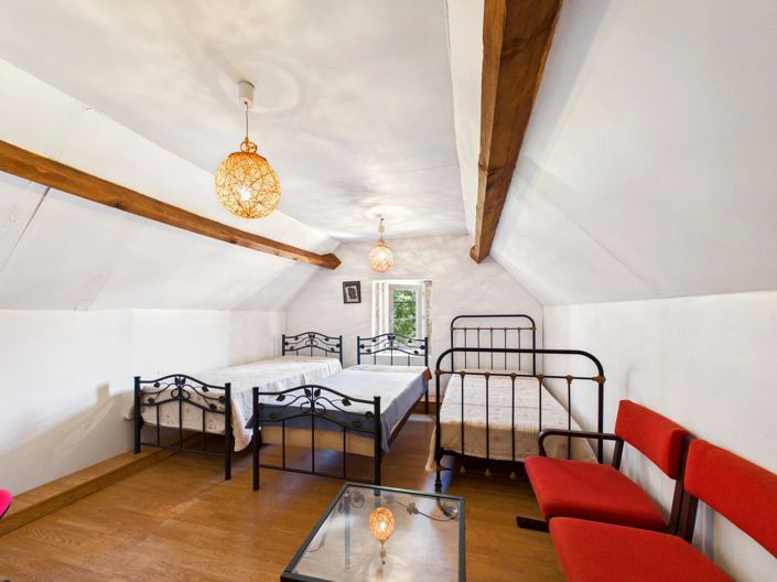 Image No.7-6 Bed Village House for sale