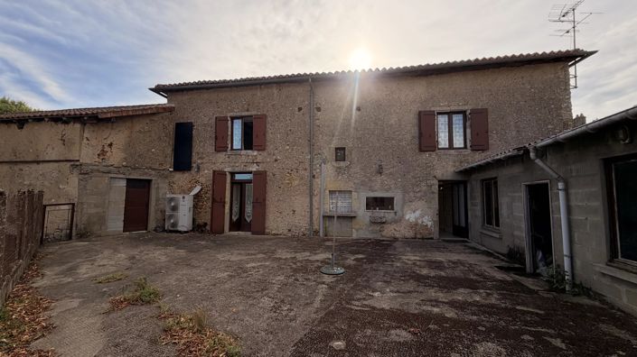Image No.2-Maison de village de 3 chambres à vendre à Le Vigeant