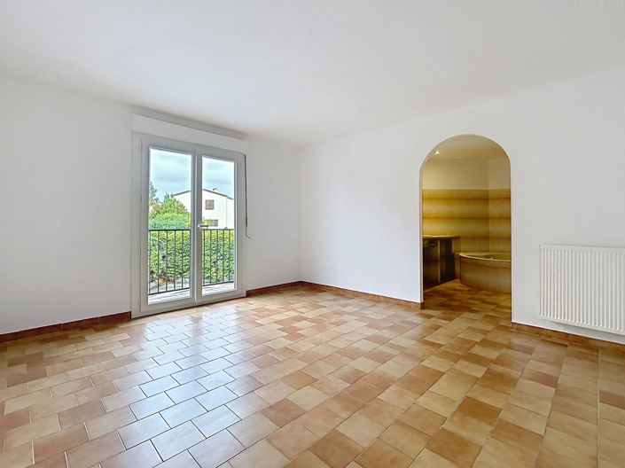 Image No.10-6 Bed House for sale