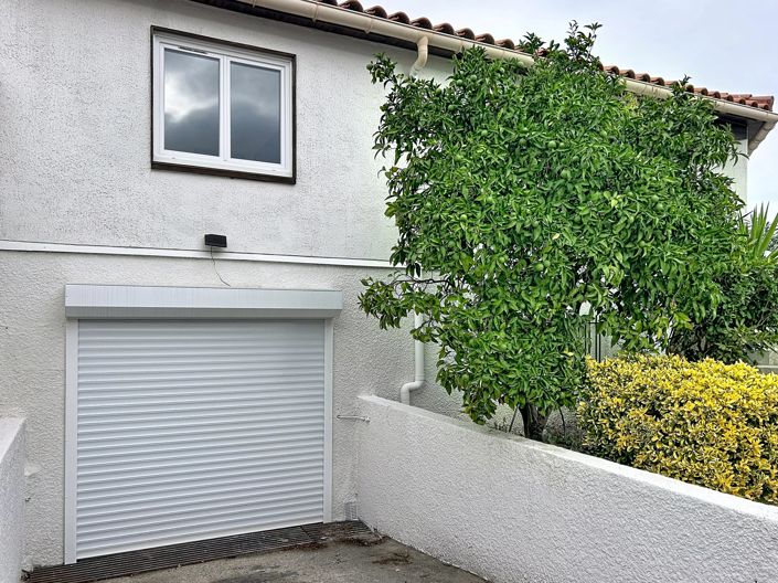 Image No.14-6 Bed House for sale