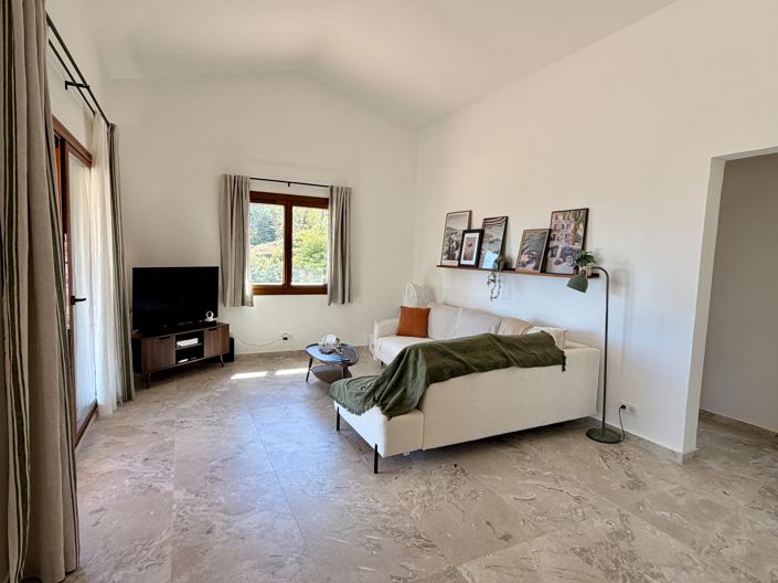 Image No.9-3 Bed House for sale