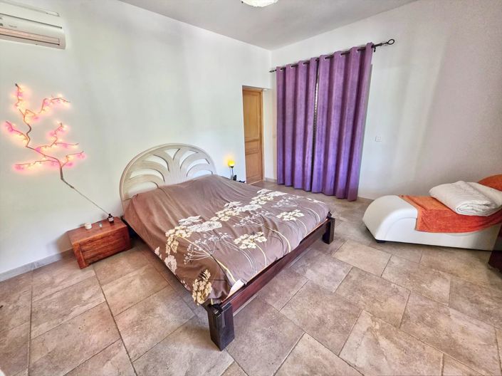 Image No.8-5 Bed House for sale