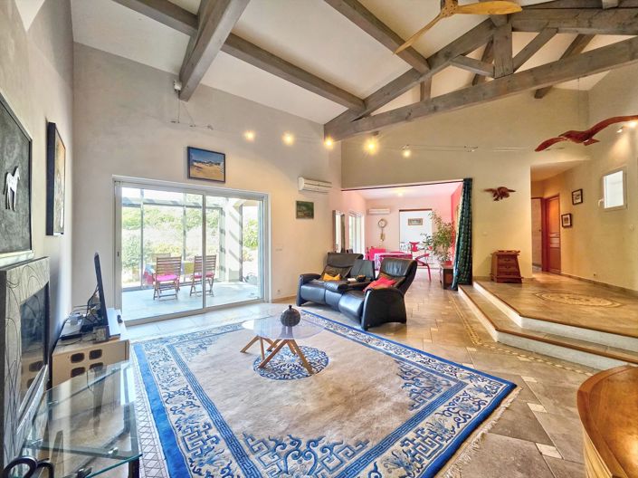 Image No.2-5 Bed House for sale