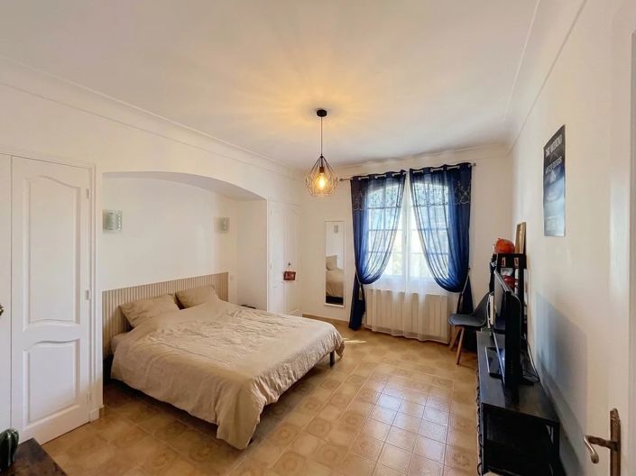 Image No.8-3 Bed House for sale