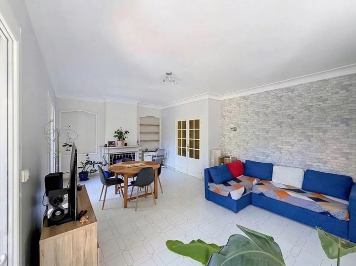 Image No.9-3 Bed House for sale
