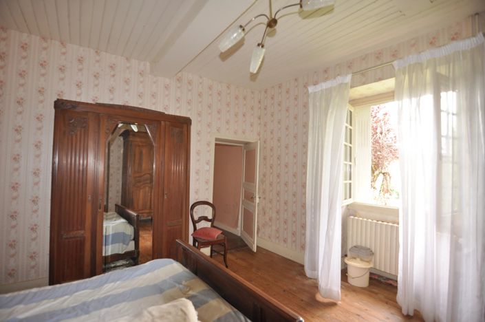 Image No.8-4 Bed House for sale
