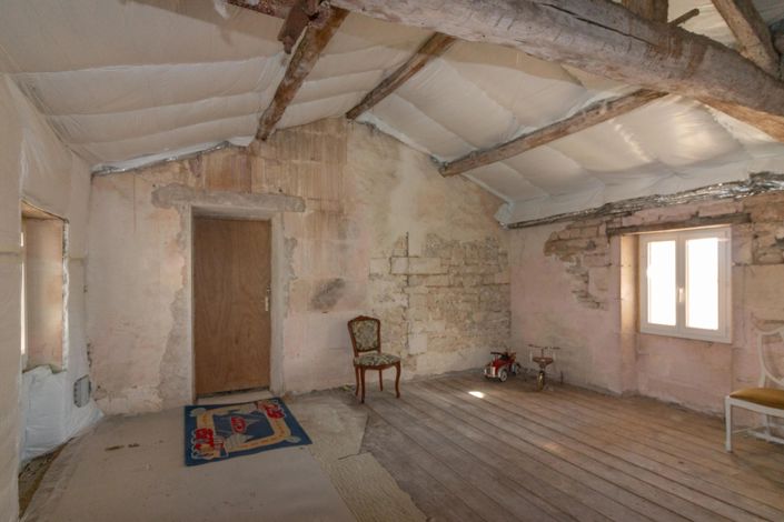 Image No.10-6 Bed House for sale