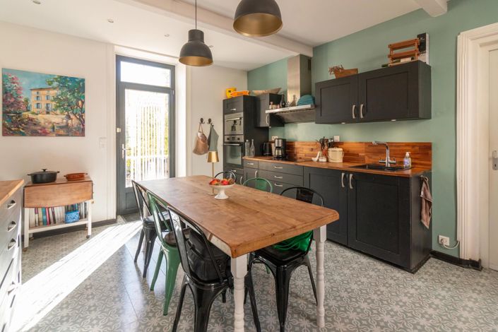 Image No.6-6 Bed House for sale