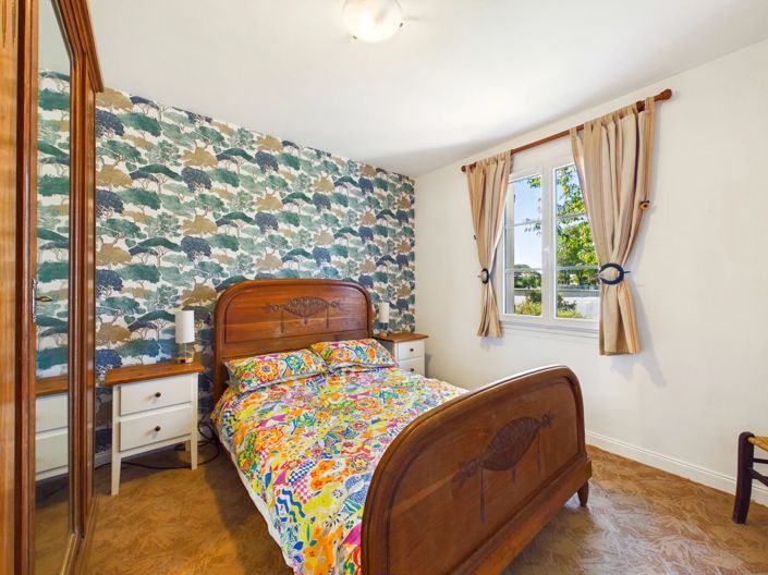 Image No.10-3 Bed House for sale