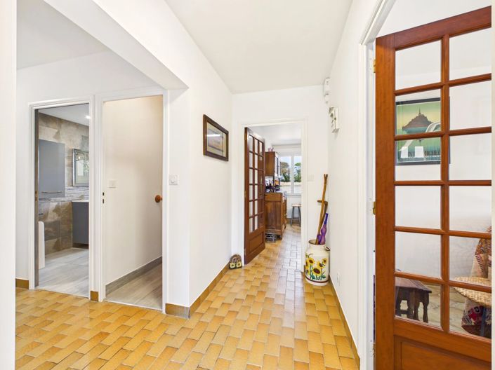 Image No.6-3 Bed House for sale