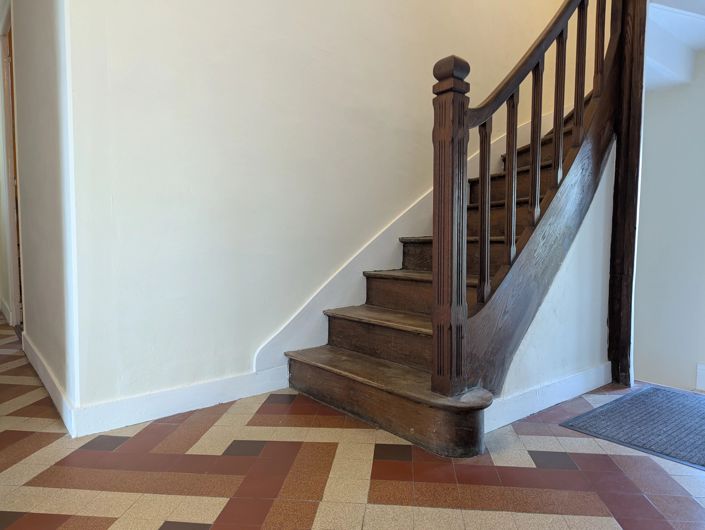 Image No.11-3 Bed House for sale