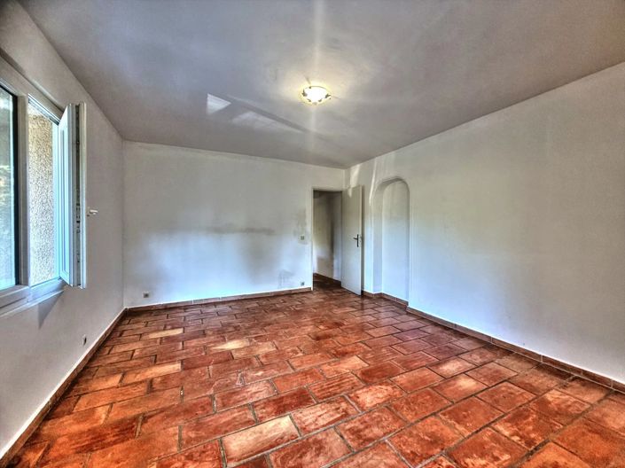 Image No.15-5 Bed House for sale
