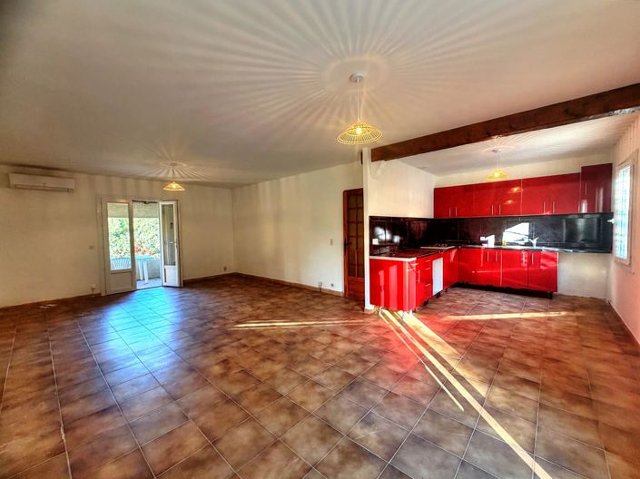 Image No.6-5 Bed House for sale