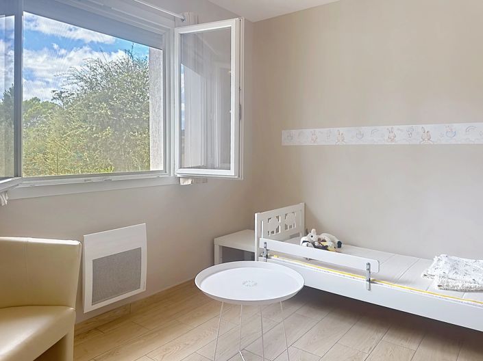 Image No.10-3 Bed House for sale
