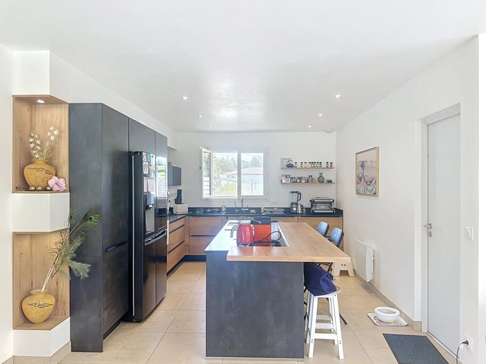 Image No.7-3 Bed House for sale