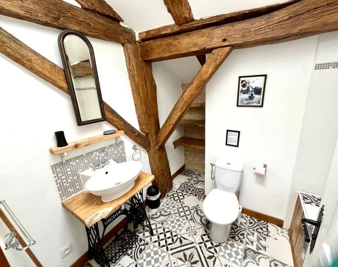 Image No.13-6 Bed Property for sale