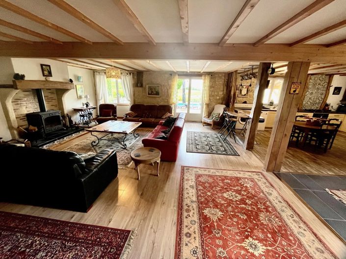 Image No.15-6 Bed Property for sale