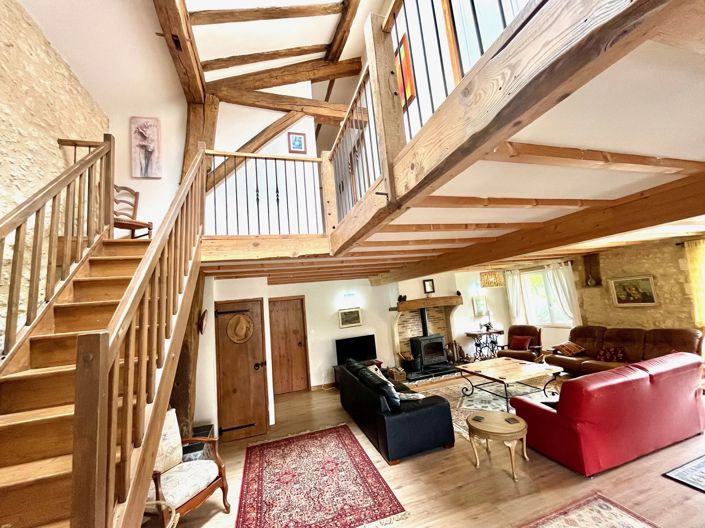 Image No.4-6 Bed Property for sale