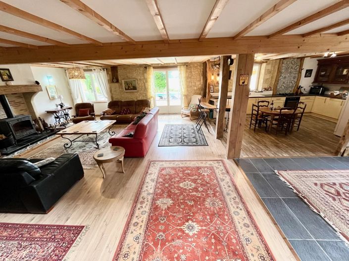 Image No.6-6 Bed Property for sale