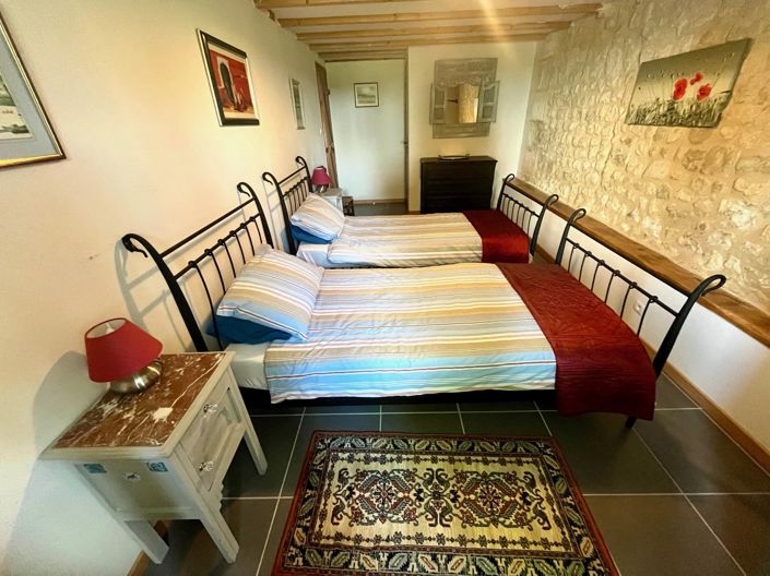 Image No.9-6 Bed Property for sale