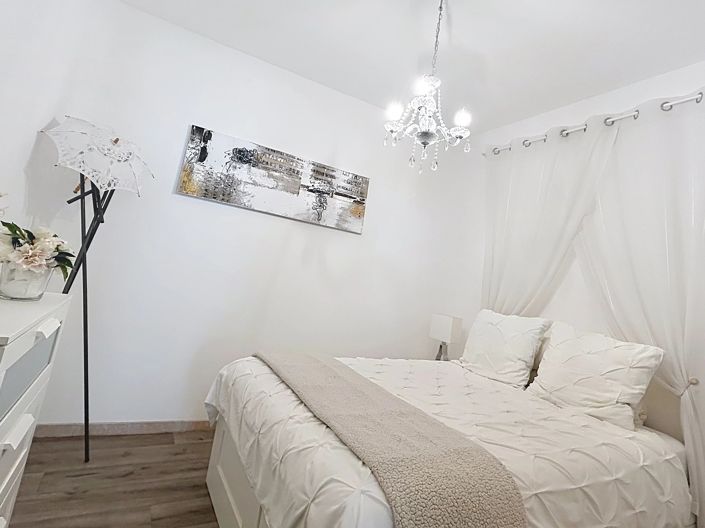 Image No.8-4 Bed Village House for sale