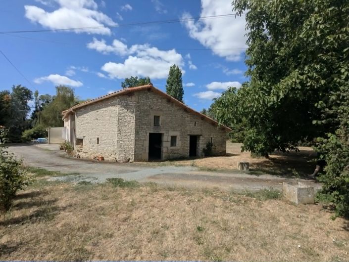 Image No.11-3 Bed House for sale