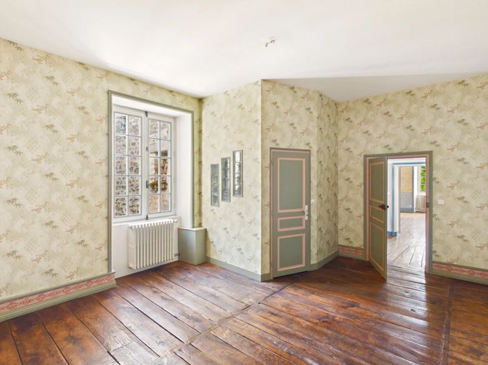 Image No.10-9 Bed House for sale