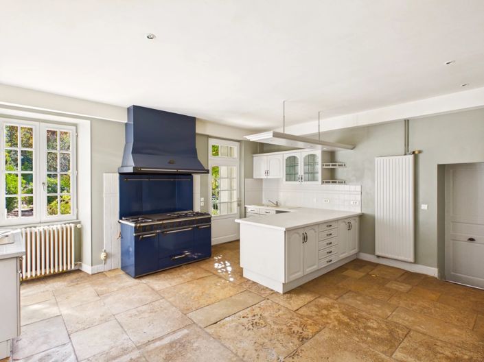 Image No.5-9 Bed House for sale