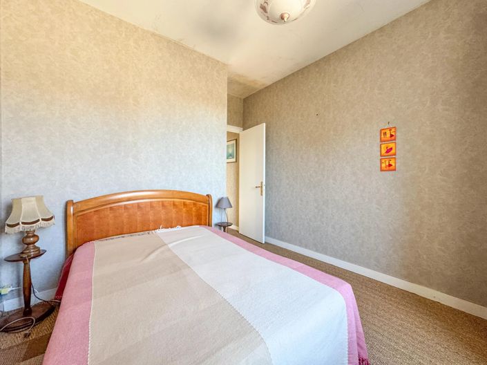 Image No.10-7 Bed Village House for sale