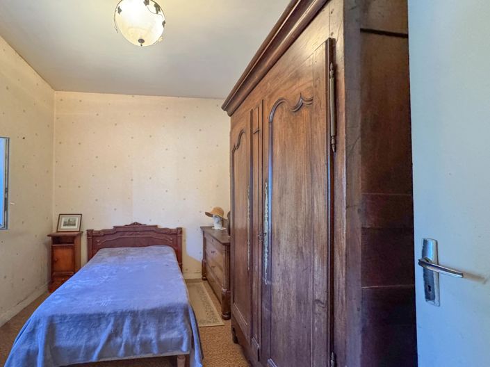 Image No.15-7 Bed Village House for sale