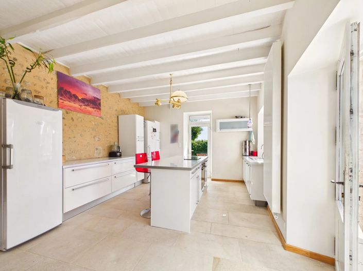 Image No.3-4 Bed House for sale