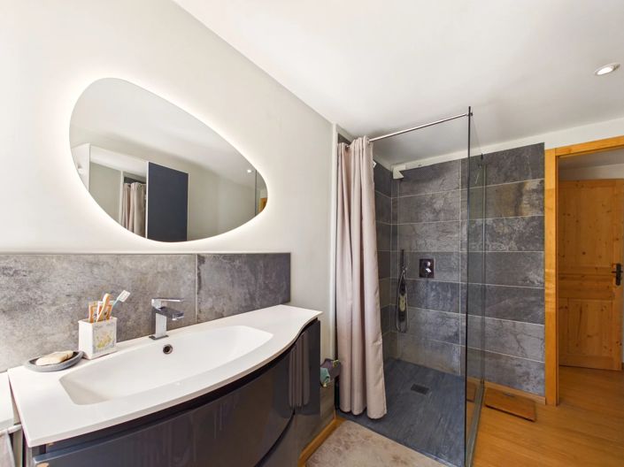 Image No.7-4 Bed House for sale