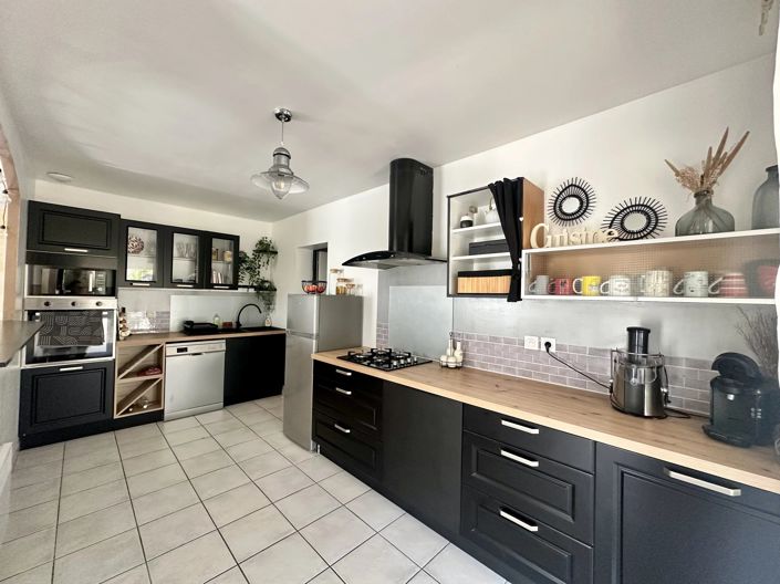 Image No.3-5 Bed House for sale