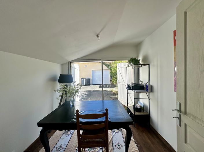 Image No.6-5 Bed House for sale