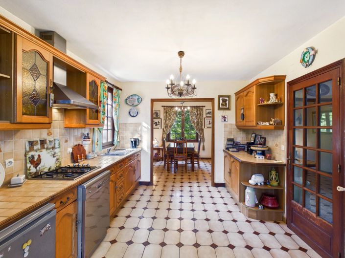 Image No.3-5 Bed House for sale