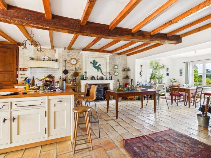 Image No.2-4 Bed House for sale