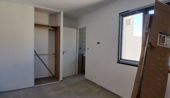 Image No.10-2 Bed House for sale