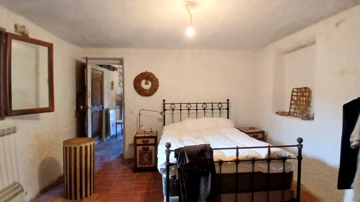 Image No.13-2 Bed House for sale