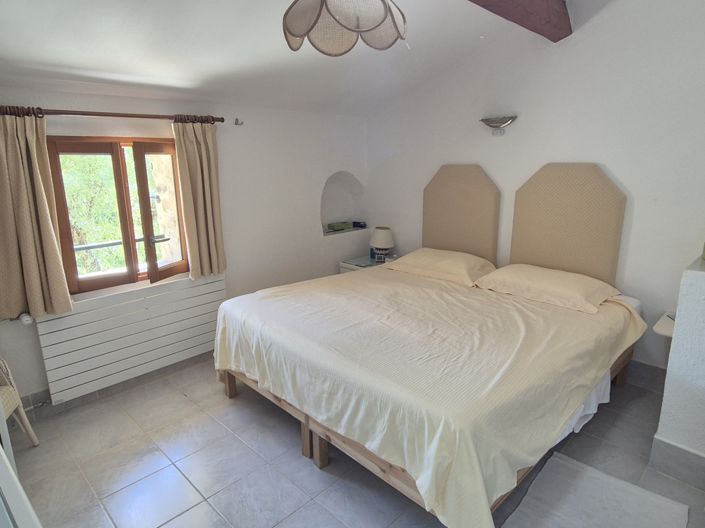 Image No.10-3 Bed House for sale